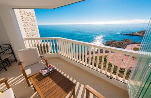 Luxurious 1st Line Top-floor Apartment With Direct Sea Access - Photo 2