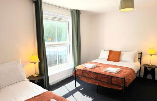 Entire 5 Bed New Home - Southampton Centre - 4BDRM - Foto 56