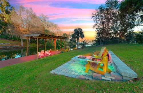 Large Deck, Lakefront, Yard Games - Foto 12