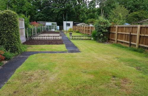 Mellte Avenue - Waterfalls House - Photo 1