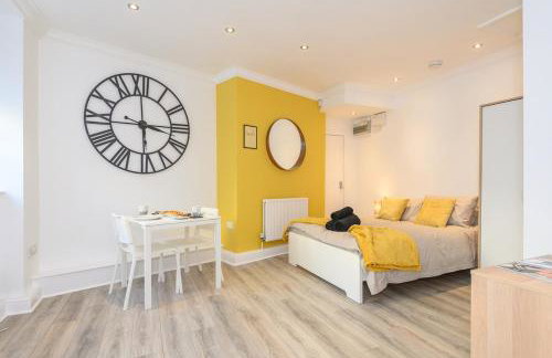 Boutique Flat In Huddersfield Town Centre - Foto 1