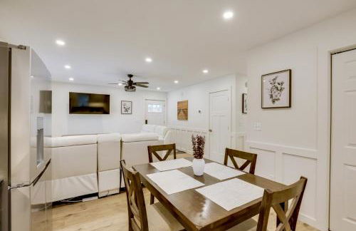 Wooded Retreat with Pet-Friendly Yard in Standish - Foto 8