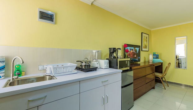 King Size Bed Studio w Pool Close to Beaches - Foto 2, Habitación