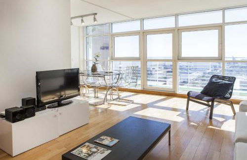 RENT4REST LISBON PARQUE DAS NAÇÕES 17Th FLOOR RIVER VIEW - Photo 11