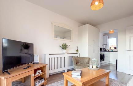 Grosvenor Court Apartment , Balcony & Parking, Hoylake by Rework Accommodation - Foto 5