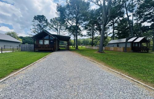 Rustic Chic Alabama Cabin w Loft Fire Pit Pet Friendly Fenced Yard Lake Guntersville - Lucky Lodge - Foto 8