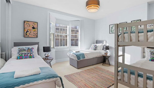 The Townhouse By My Getaways Free Parking - Foto 4, Habitación