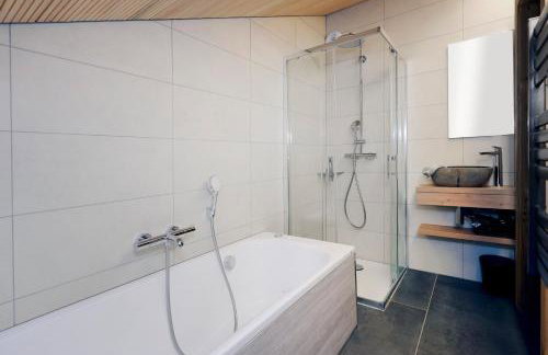 Chalets Horizon Blanc - Vue exceptionnelle Loup Blanc -Sauna extérieur Ours des Glaces -5 étoiles - Foto 62