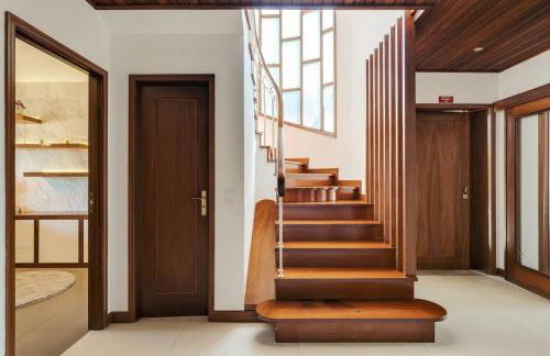 Beach Villa with Jacuzzi & Garage by HostWise - Foto 48