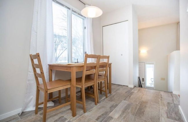 Osborne Village - Photo 2