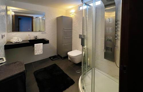 At the ocean’s edge - Foto 11