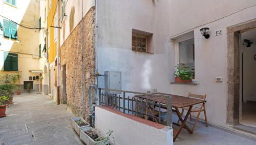 Hemingway's Shelter - Photo 4