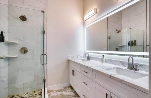 VEGAS OASIS CLOSE 2 STRIP! Private Hot tub & Heated Pool - Foto 54