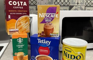 Stylish Modern Gatwick Studio, Free Parking, Free WiFi - Foto 7