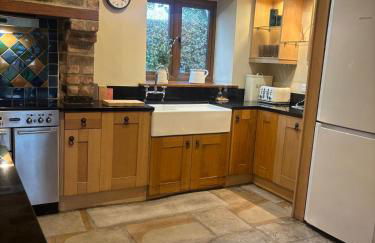 Courtyard House- Luxury Holiday House with floodlit Tennis court - Foto 10