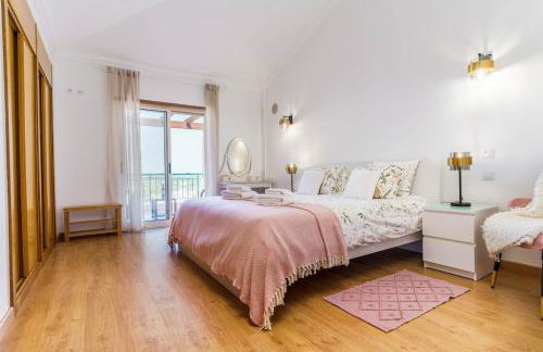 Bright 3-BR in Guia with Shared Pool by Lisbeyond - Foto 3