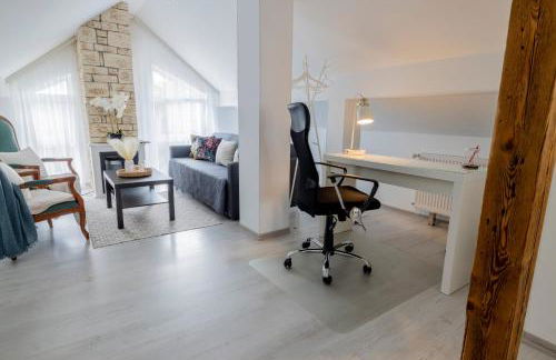 Gelbe Koffer - Große Design-Maisonette in Schiffweiler - Nähe See & Wald - 2 Parkplätze - Self-Check-in - bis 6 Pers - Foto 8