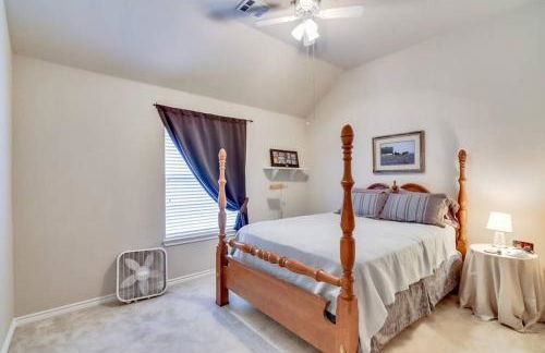 PRIVATE POOL w/Full Amenities by BLD & Joe Pool LK - Foto 7