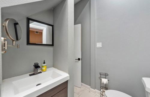 Spacious 2BR Apt with King Beds & Fully Equipped Kitchen - Foto 12