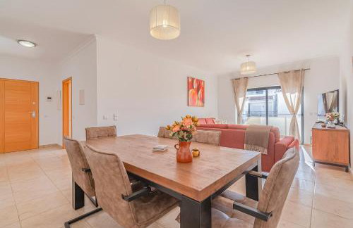 Stylish Apartment - Steps from Marina, Center & Beach - Foto 8