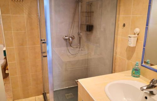 STUDIO dans Villa à Nice Ouest - Foto 9