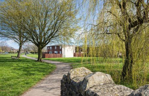 Peaceful Family & Workers Home Near Train Station - Foto 31