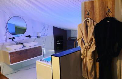 "Les Hauts du Marquet" - Meublé de tourisme 5 Etoiles - Gîte de groupe 15 Personnes en Cévennes - Piscine à débordement - Balnéo - Sauna - Nature - Foto 54