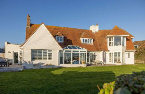 Luxury Beachfront Retreat for 14 with Hot Tub - Photo 54