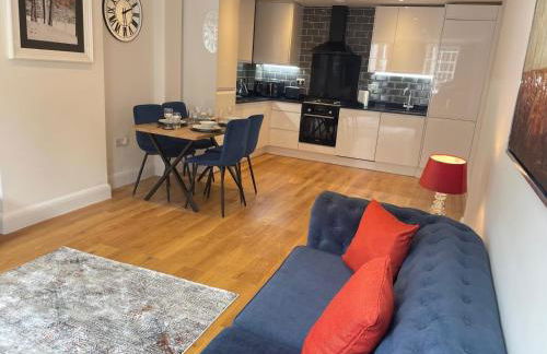 Elegant Windsor Flat - Short Walk to Windsor Castle, River Thames & Train Station - Foto 2