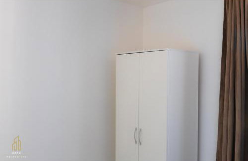 Modern 2BR Apartment - Prime Location Near Beach & Town - Sleeps 5 - Foto 27