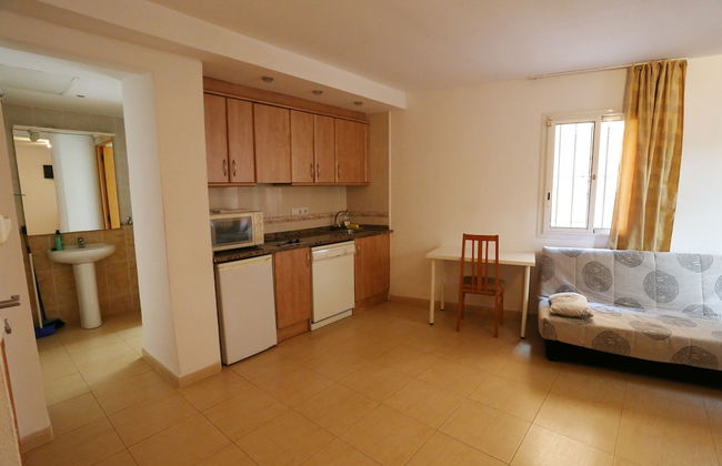 Royal Inn Aparthotel - Photo 26