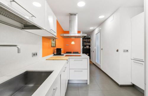 For couples, families and groups, Barcelona center - Photo 13