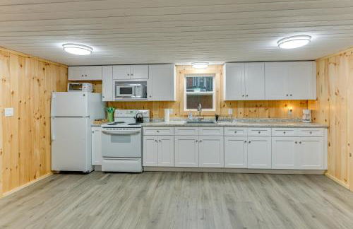 Waterfront Oasis Family Retreat on Long Lake! - Foto 9