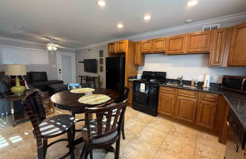 2 bedroom private apt & laundry - Foto 11