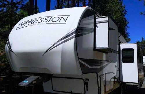 RV42 with Large Deck on a Creek - Foto 1