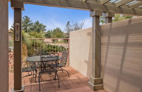 Refreshing Sedona Sanctuary with Pool and Hot Tub for Family - Foto 17