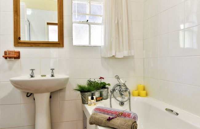 Charming Yellowwood Cottage for 2 People in Spacious Garden! - Foto 3