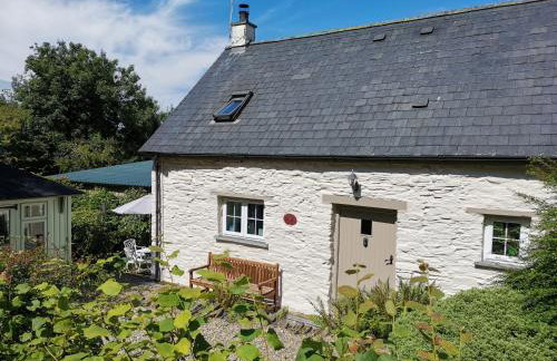 Blaenfforest Granary Newcastle Emlyn - Photo 1