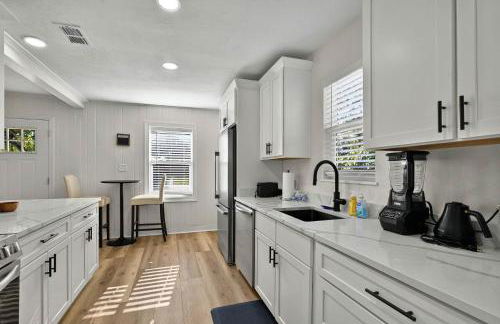 It's A Vibe- less than 10mins Capital,Hospitals,FAMU,&FSU - Foto 10