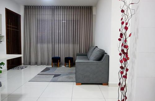 Apartamento completo 3 quartos Suíte Sala Cozinha Lavanderia e perto de tudo - Foto 3