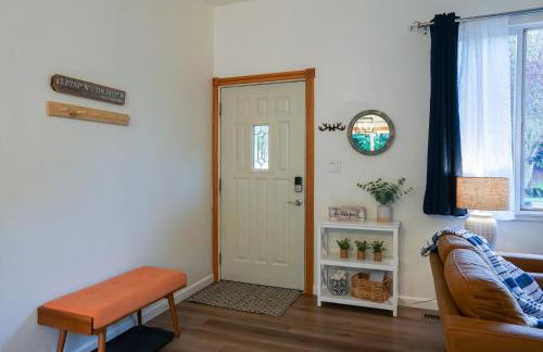 Charming Midtown Cottage Walkable & Cozy - Foto 15