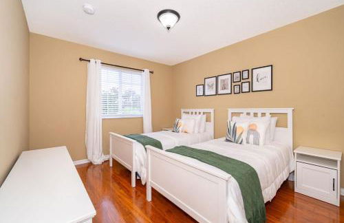 Epic Arty Retreat near Disney - Foto 17