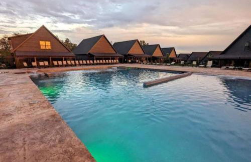 The Luxx - ALL NEW / 4 BD / Poolside / Hot Tub / Lake View - Foto 20