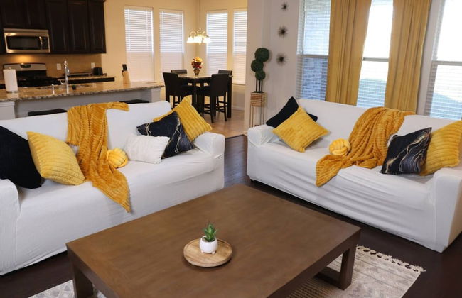 Homify360 5BR Home With Game Room Media Room - Foto 1