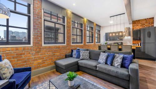 Industrial 2BR Apt, Liverpool City Centre Sleeps 8 - Foto 2