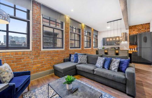 Industrial 2BR Apt, Liverpool City Centre Sleeps 8 - Foto 2