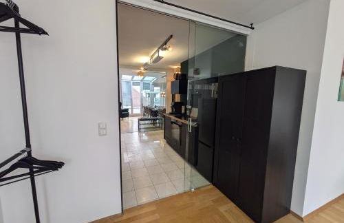 Munich Large Apartment 145 qm and 5 Bedrooms with Roof Terrace in centrally located 1 to 14 Guests - Foto 9