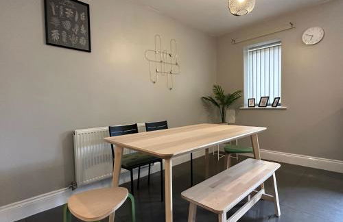 New Stylish House - Sleeps 7 - Free Parking - Contractors Welcome - Wifi - Foto 31