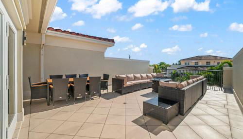 Lux Home with Rooftop & Elevator 2mi to Beach - Foto 3