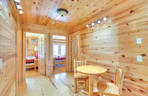 Wraparound Deck and BBQ Pet-Friendly Deadwood Cabin - Foto 13